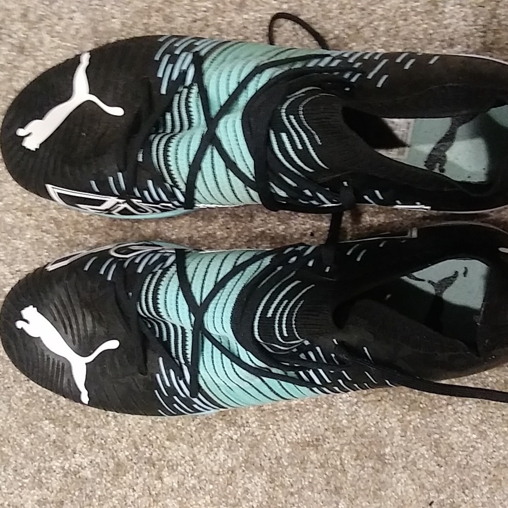 Puma indoor soccer shoes